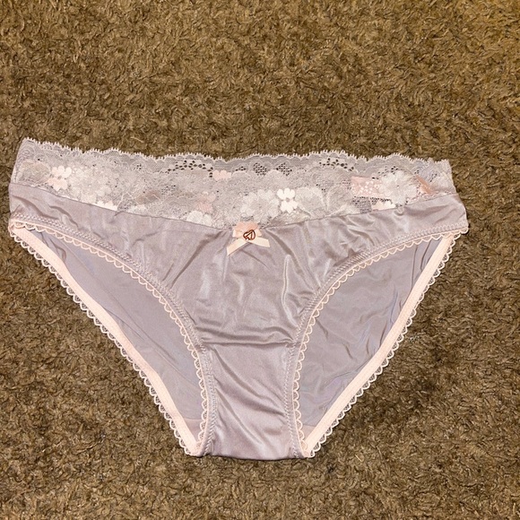 Body by Victoria size small bikini panty’s bundle 2 pair $24 - Picture 2 of 6